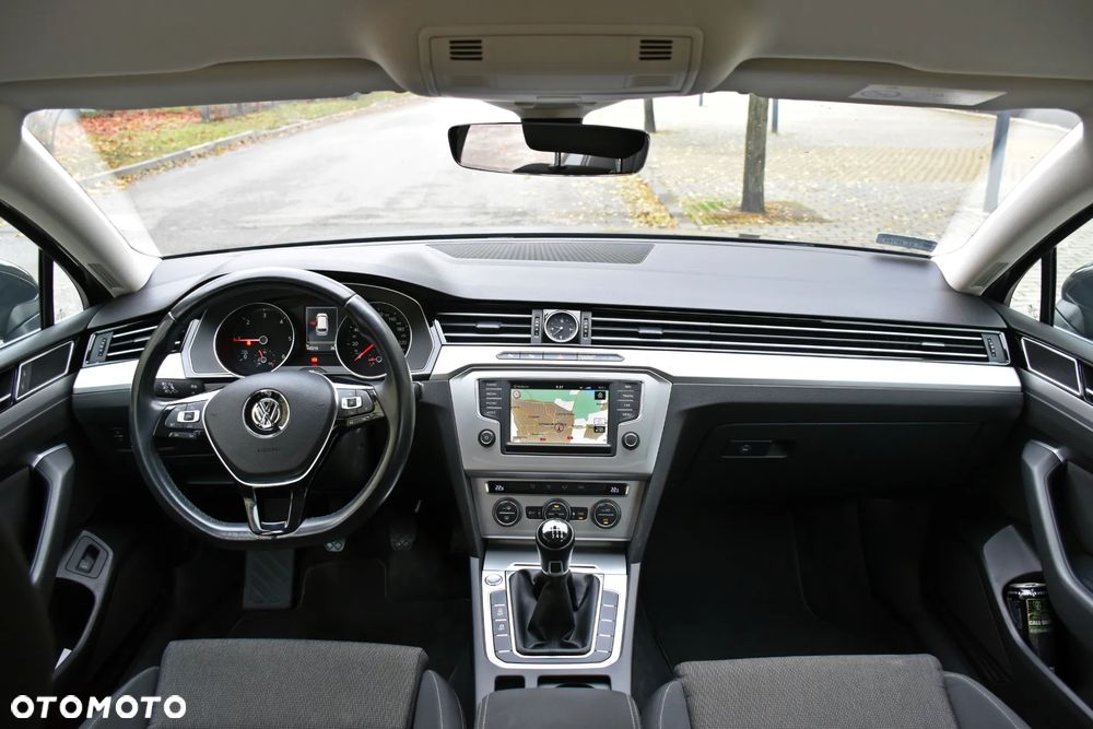 Volkswagen Passat 2.0 TDI BMT Comfortline - 12