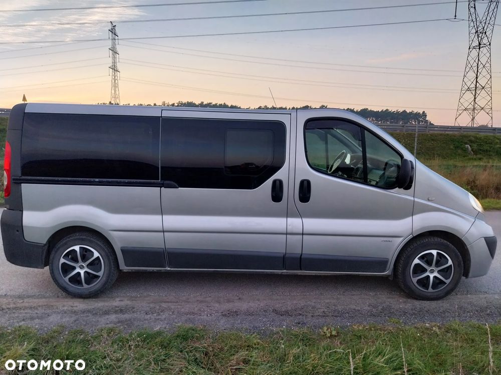 Opel Vivaro - 8