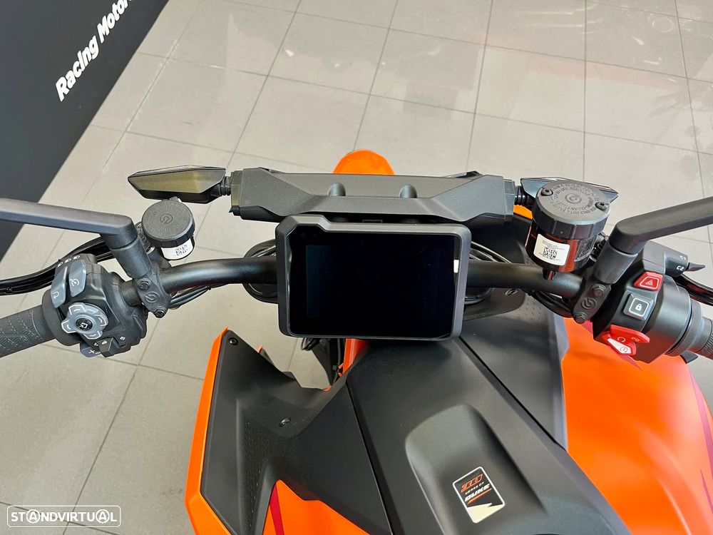 KTM 1390 Super Duke R - 3