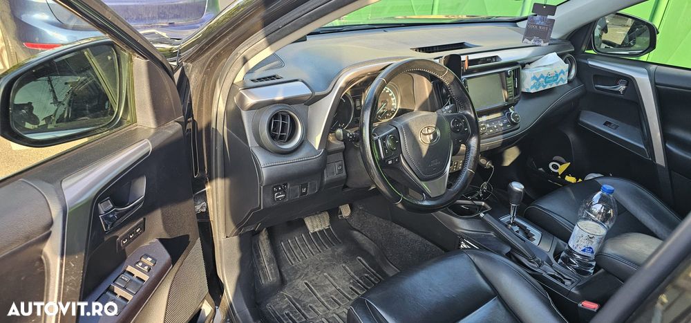 Toyota RAV4 - 5