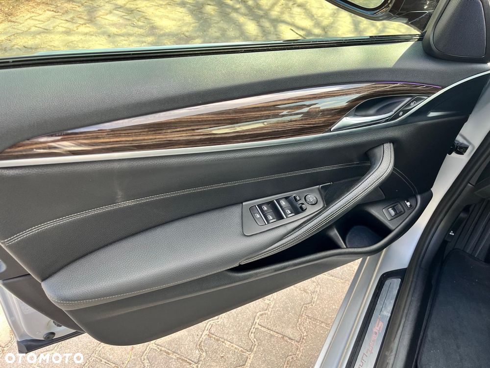 BMW Seria 5 530i xDrive mHEV Luxury Line sport - 8