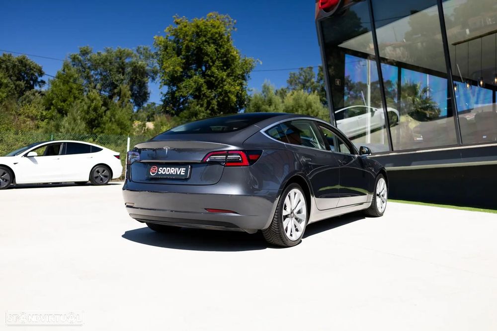 Tesla Model 3 Long-Range Dual Motor AWD - 17