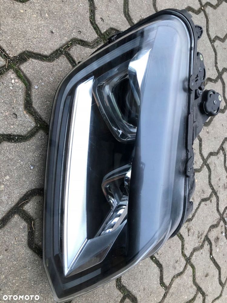 VW AMAROK 2H3 LIFT LAMPA PRZEDNIA PRAWA XENON LED - 1