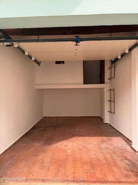 Garagem para Arrendamento - Faro - Grande imagem: 3/3