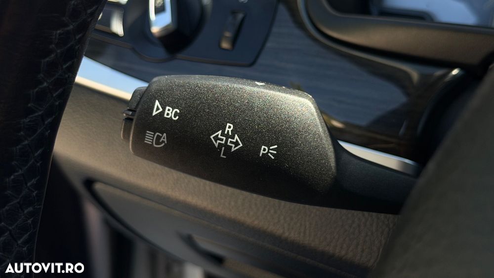 BMW Seria 5 520d xDrive AT - 16