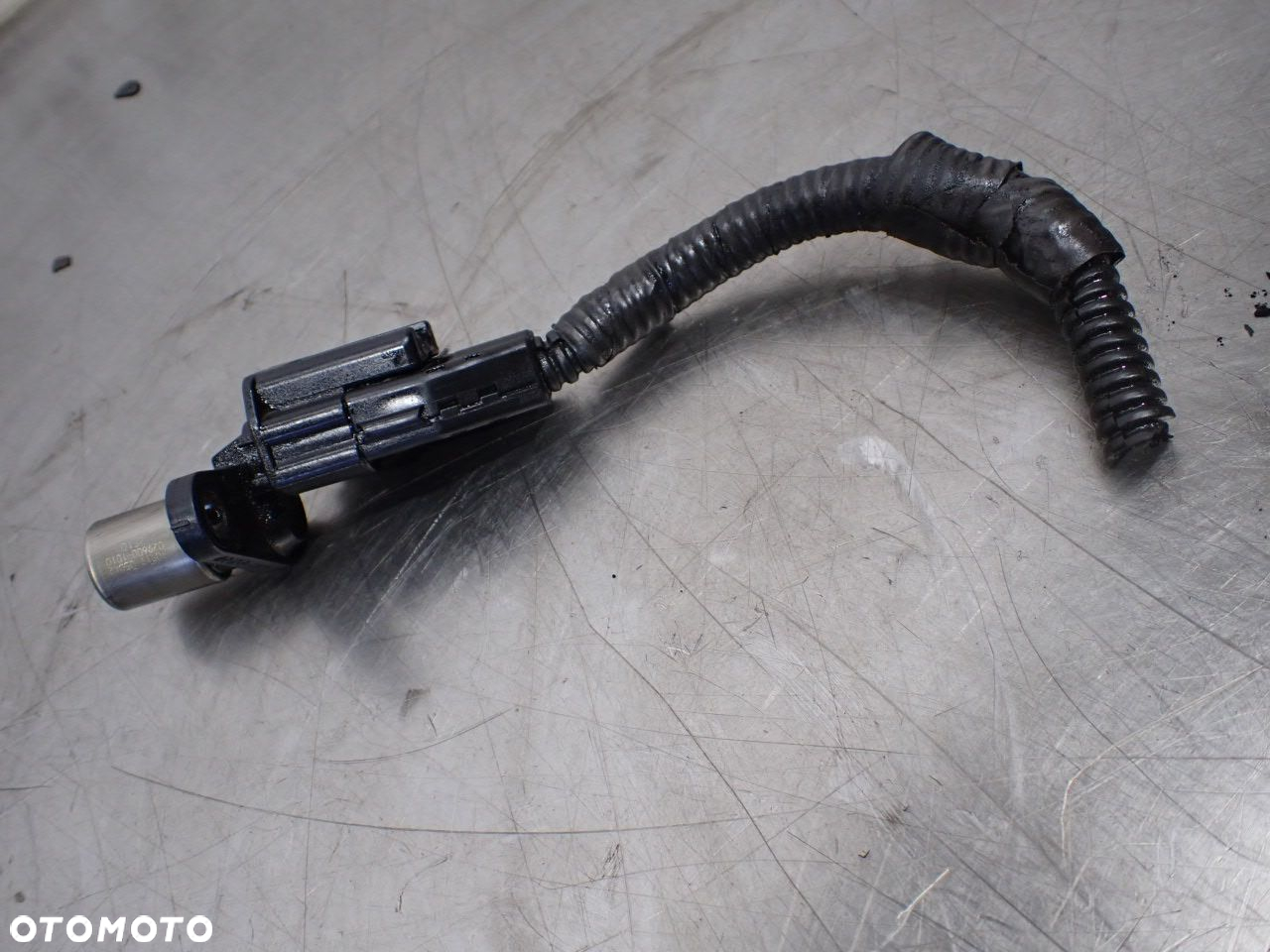 CZUJNIK POŁOŻENIA WAŁKA ROZRZĄDU TOYOTA AVENSIS T25 2.0D4D 82821-20410 - 3