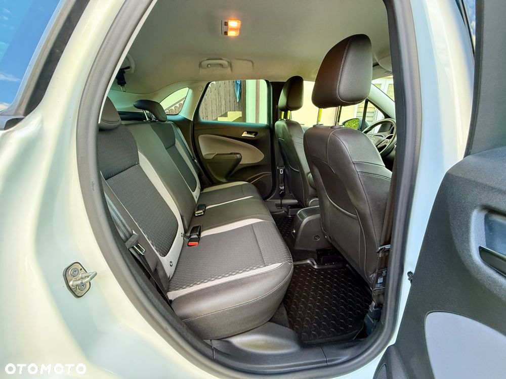 Opel Crossland X 1.2 T Design Line S&S - 26