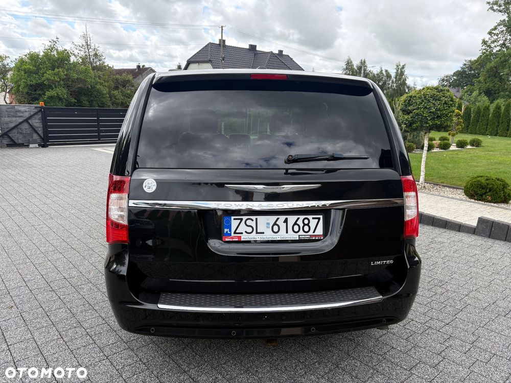 Chrysler Town & Country - 5