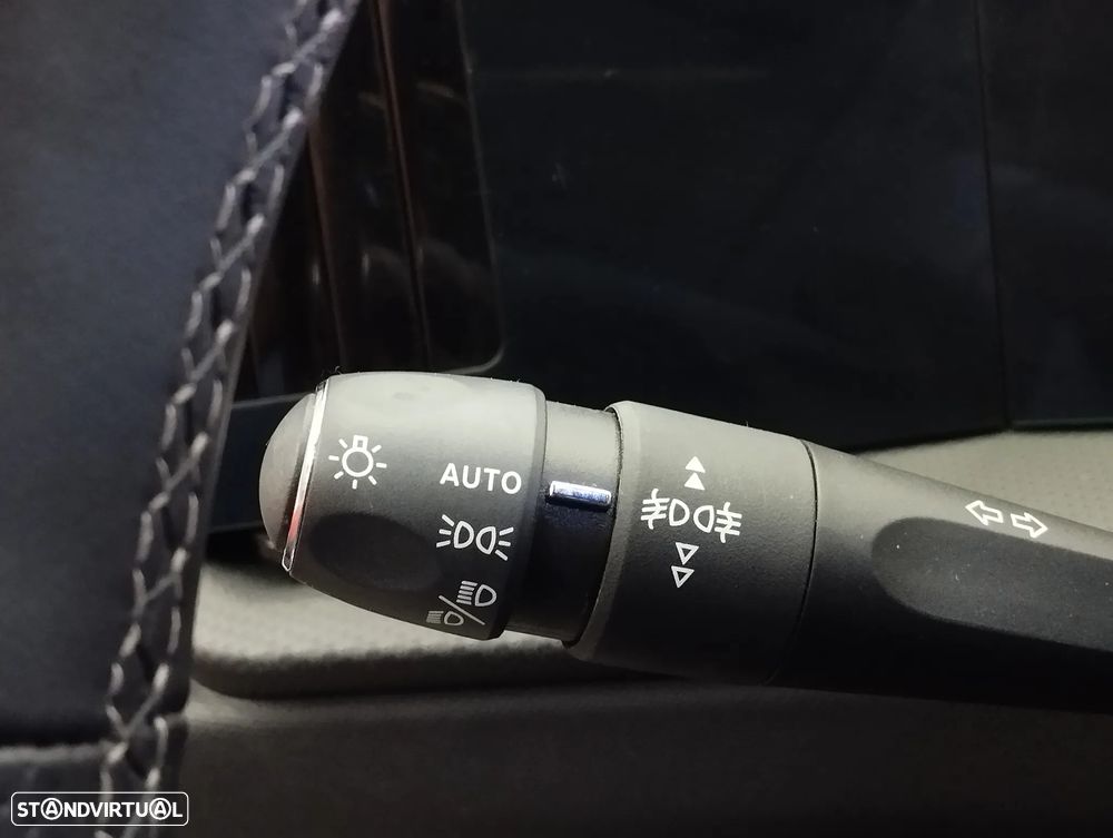 Opel Astra 1.2 T GS - 26