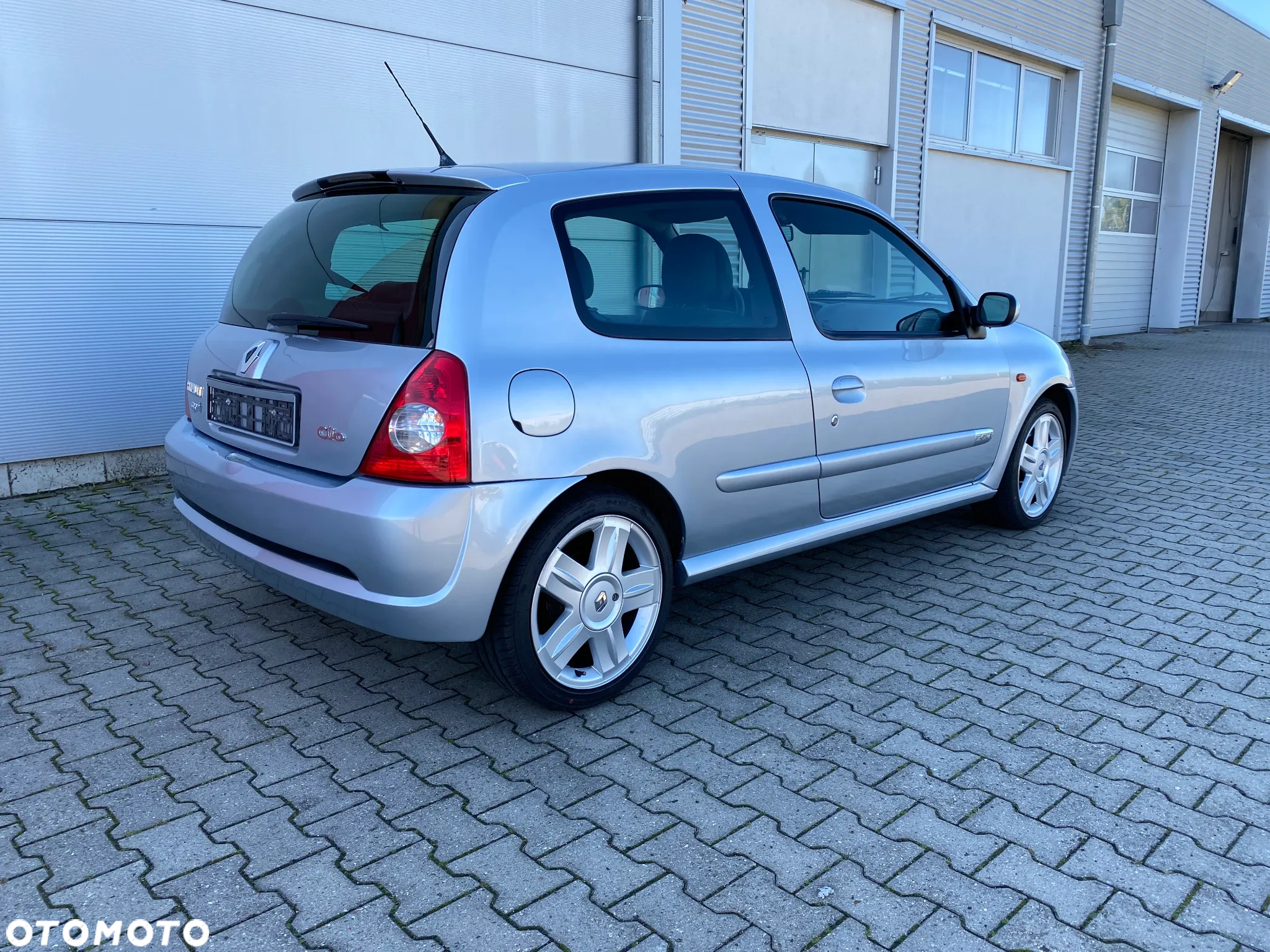 Renault Clio 2.0 16V Sport - 5