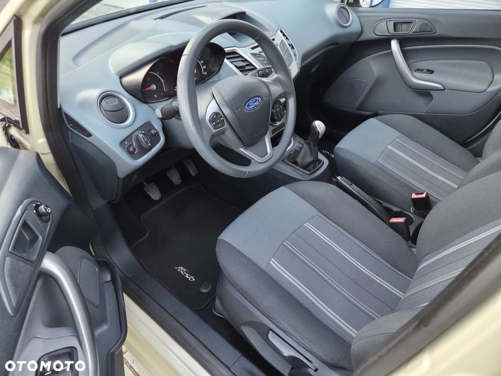 Ford Fiesta 1.25 Celebration - 13