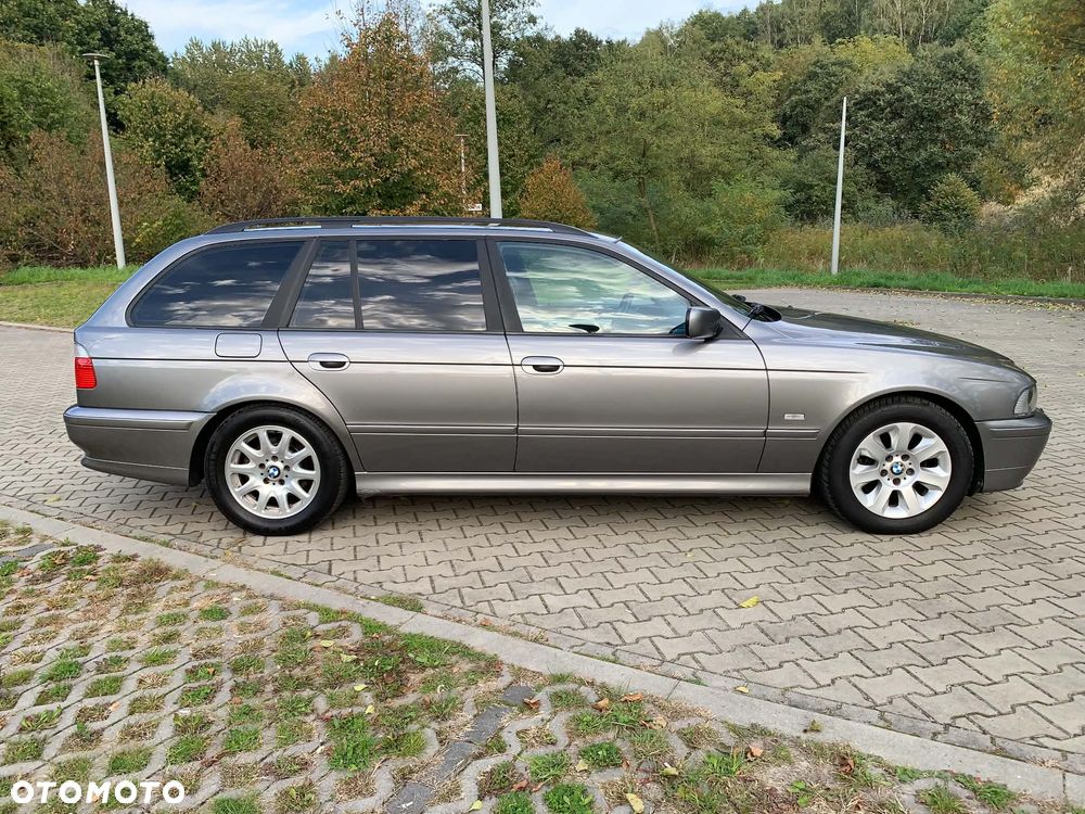 BMW Seria 5 2003 photo 2