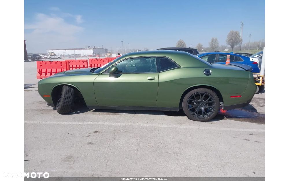 Dodge Challenger - 9