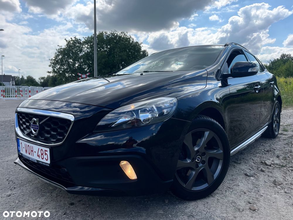 Volvo V40 Cross Country - 1