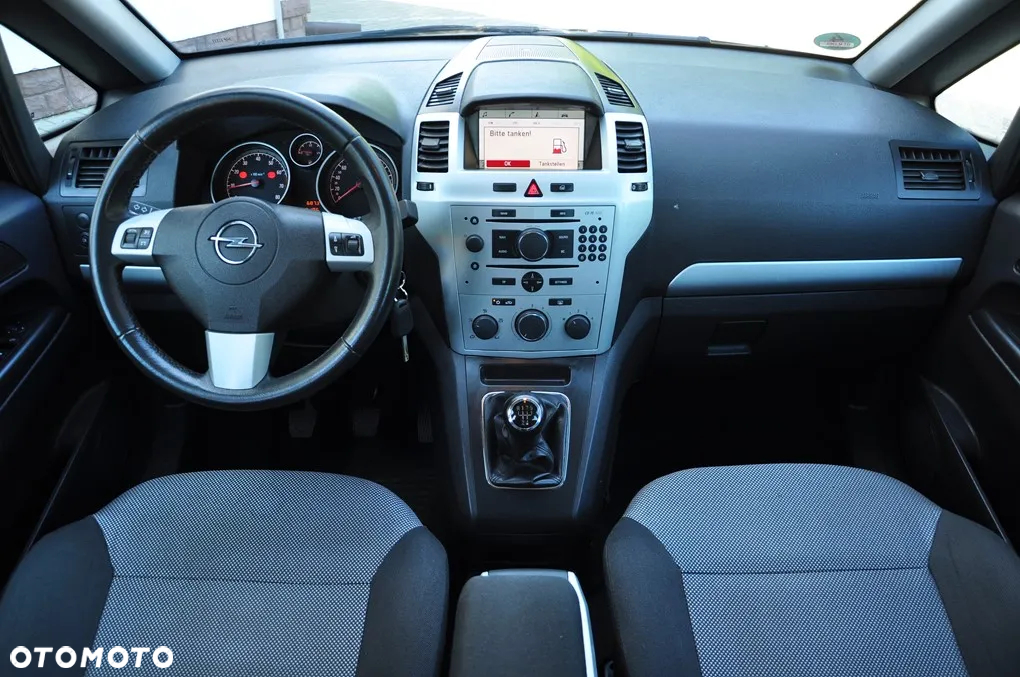 Opel Zafira 1.8 Cosmo - 35