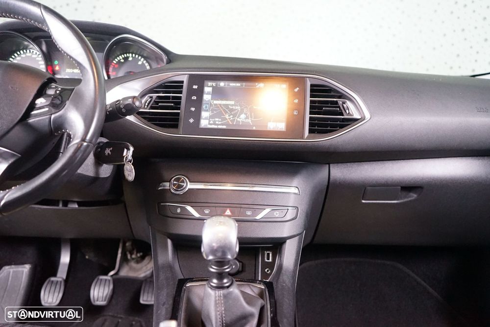 Peugeot 308 SW 1.6 BlueHDi Allure - 26