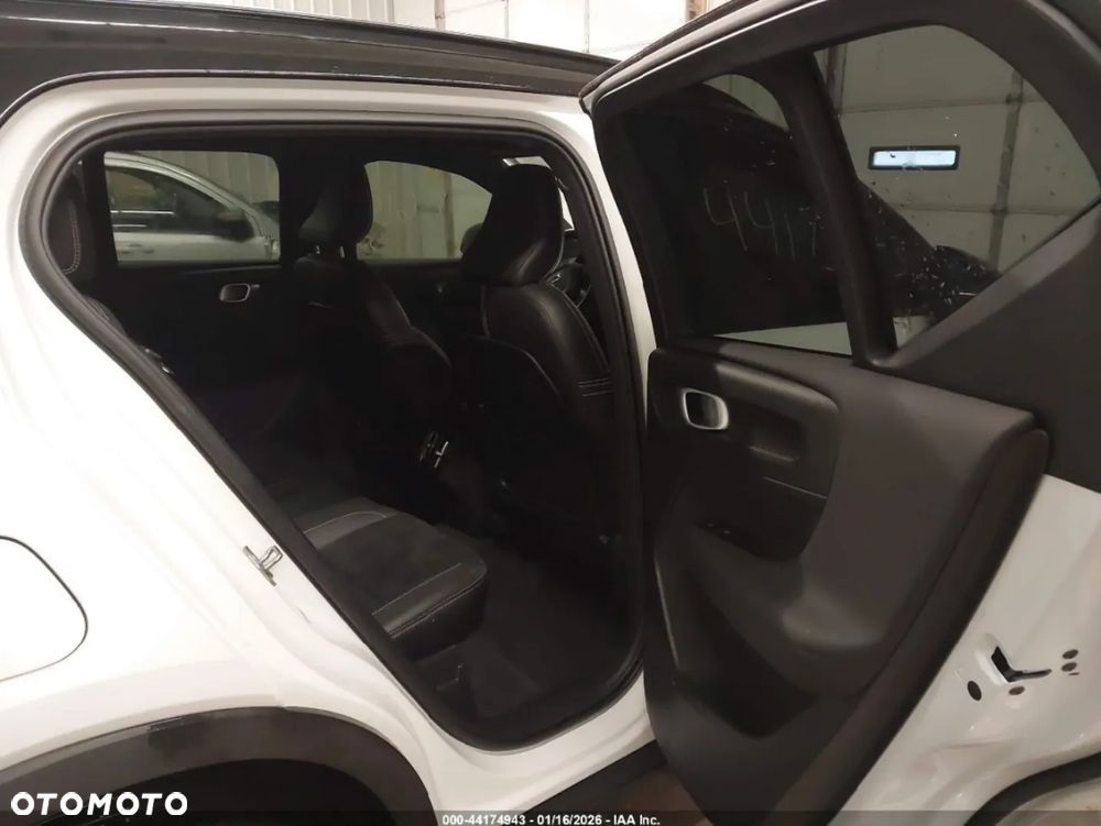 Volvo XC 40 T5 AWD Geartronic R-Design - 10