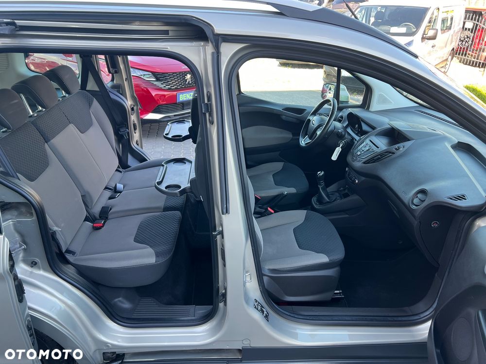 Ford Tourneo Courier - 23