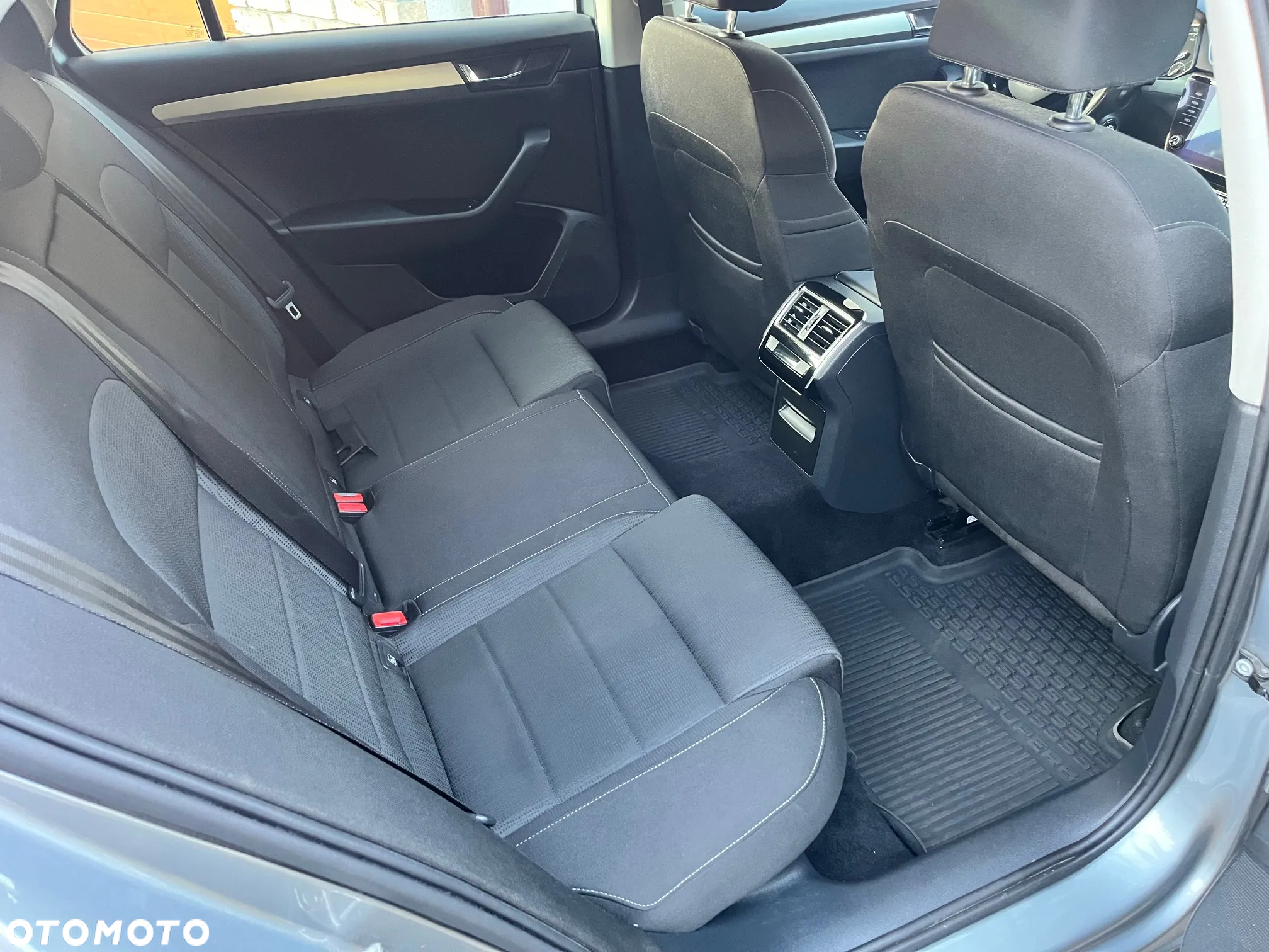 Skoda Superb 2.0 TDI Style DSG - 20