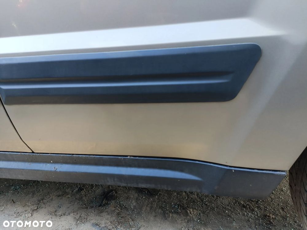 JEEP GRAND CHEROKEE III WK 04-10 2006 r. PJC drzwi lewy tył LT *JEEP GRAND CHEROKEE III WK 04-10 2006 r. PJC drzwi lewy tył LT * - 4