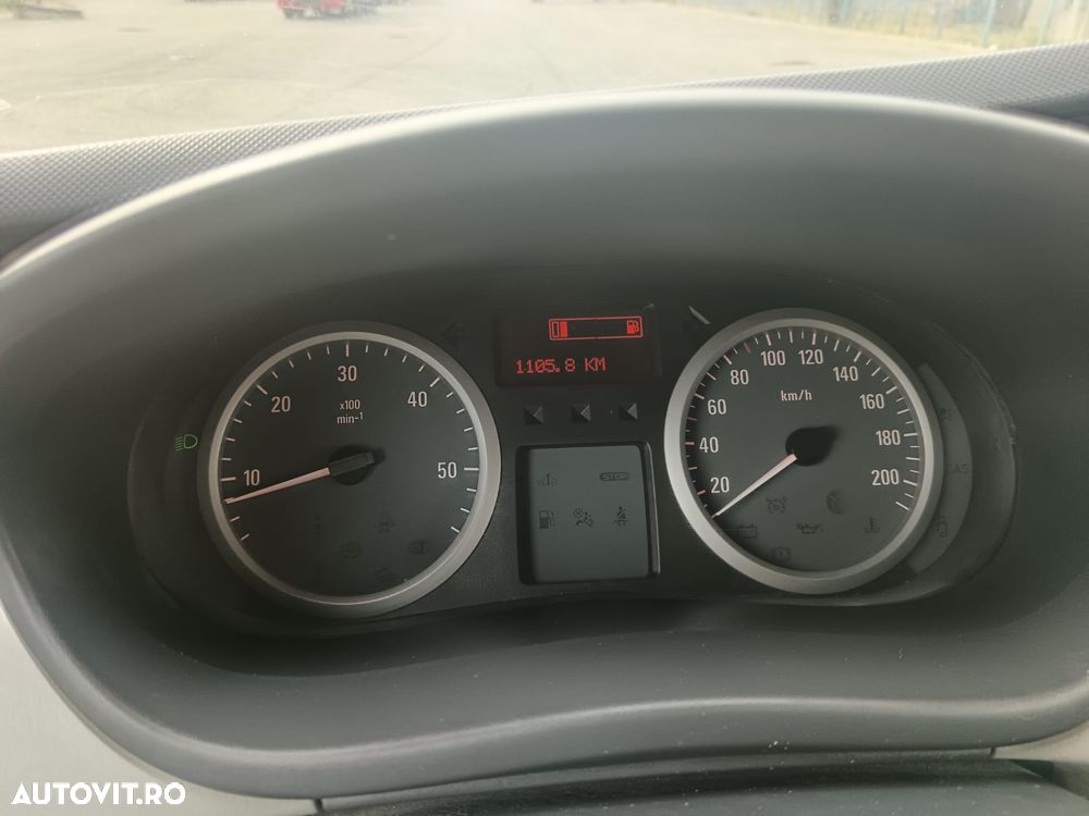 Opel Vivaro - 18