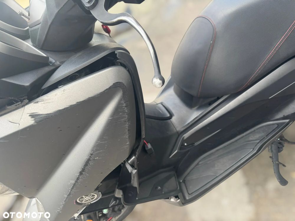 Yamaha X-max - 16