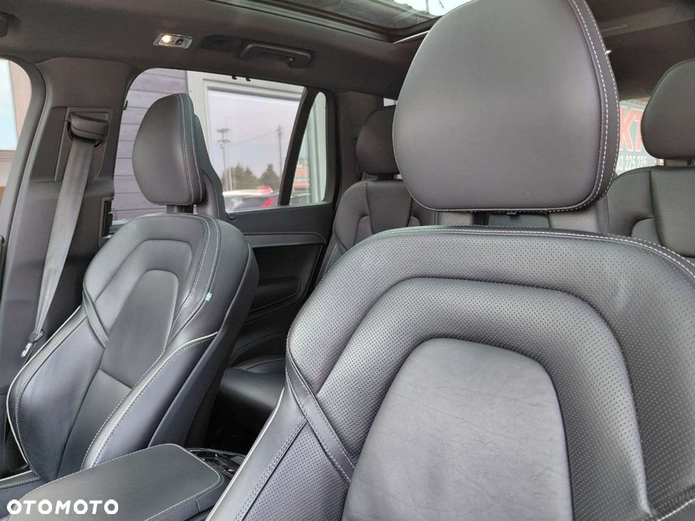 Volvo XC 90 - 17