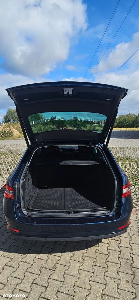 Skoda Superb 2.0 TDI DSG Premium Edition - 15