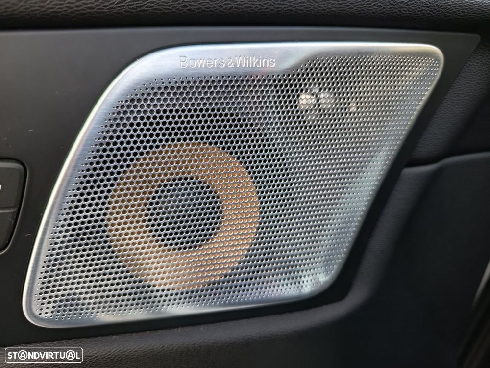 Volvo XC 60 2.0 T8 PHEV R-Design AWD - 22
