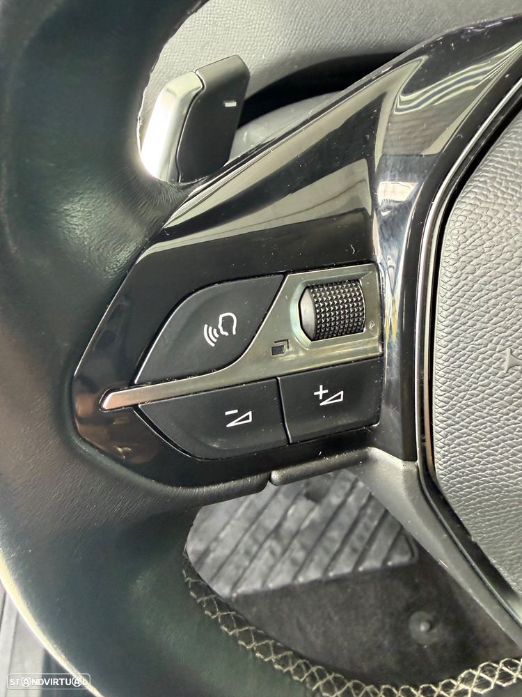 Peugeot 3008 1.2 PureTech Allure Pack EAT8 - 17