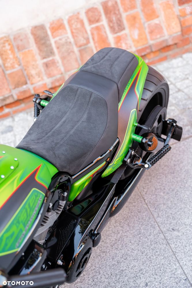 Harley-Davidson V-Rod Muscle - 21