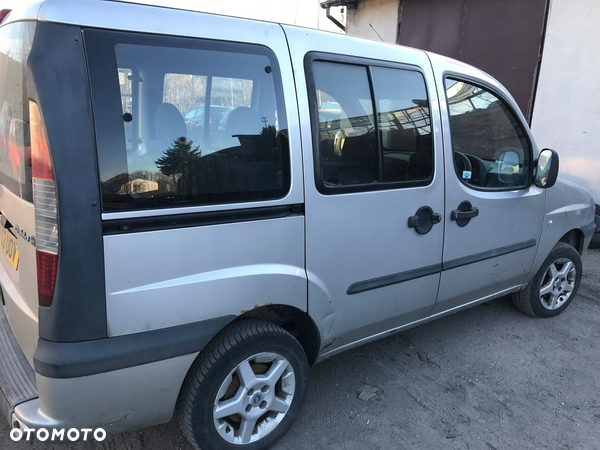 SZYBA TYL TYLNA BOCZNA PRAWA SRODKOWA SUWANA PRZESUWNA FIAT DOBLO I W-WA