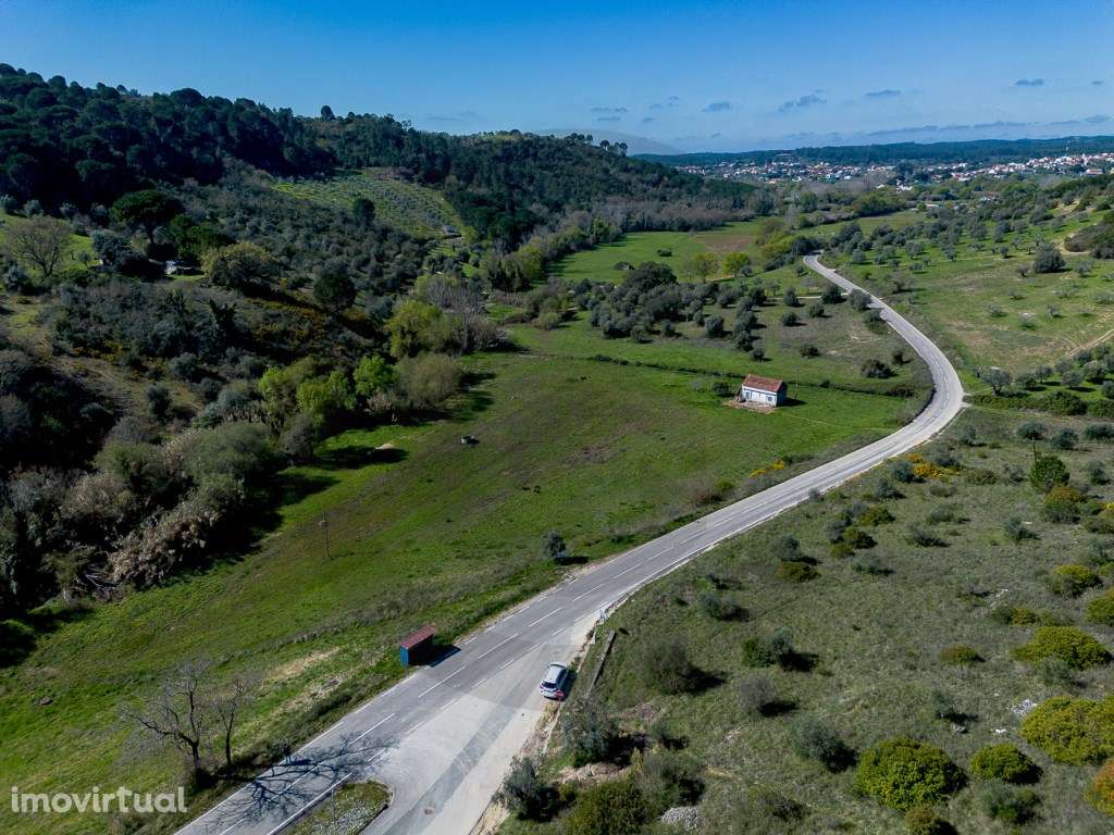 Terreno rústico para exploração agrícola com água e arrecadação - Grande imagem: 4/12