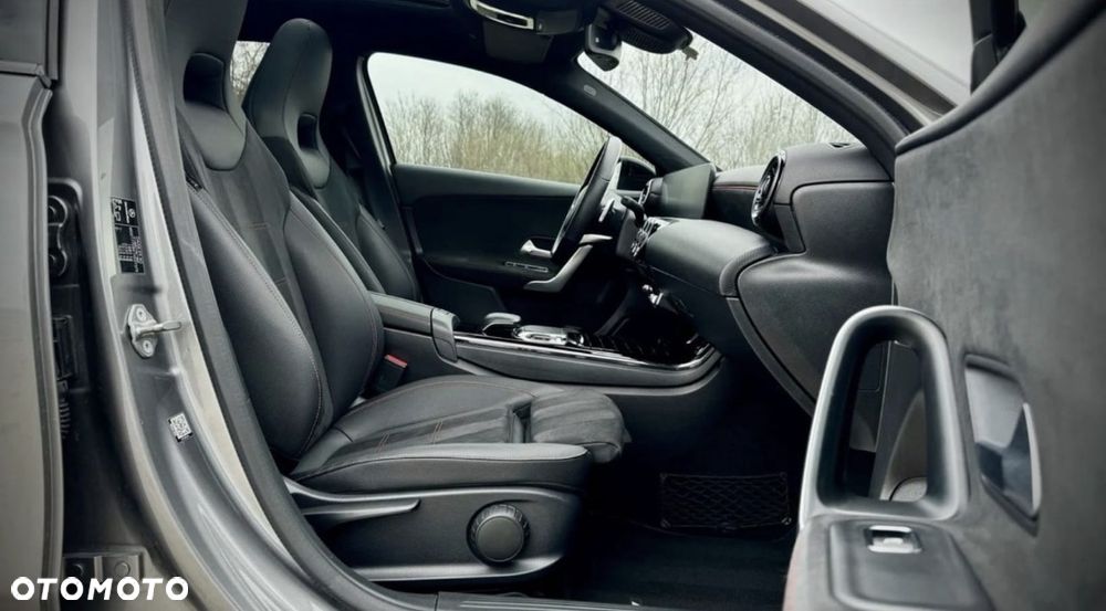 Mercedes-Benz Klasa A 180 AMG Line 7G-DCT - 12