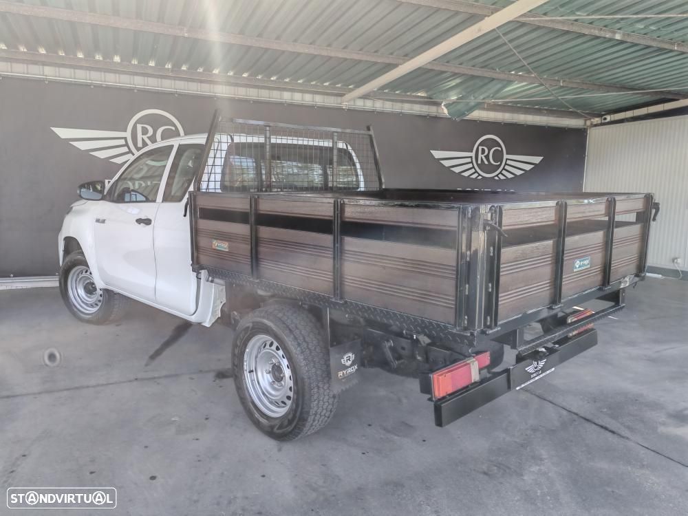 Toyota Hilux 2.4 D-4D 4WD CE 3L - 7