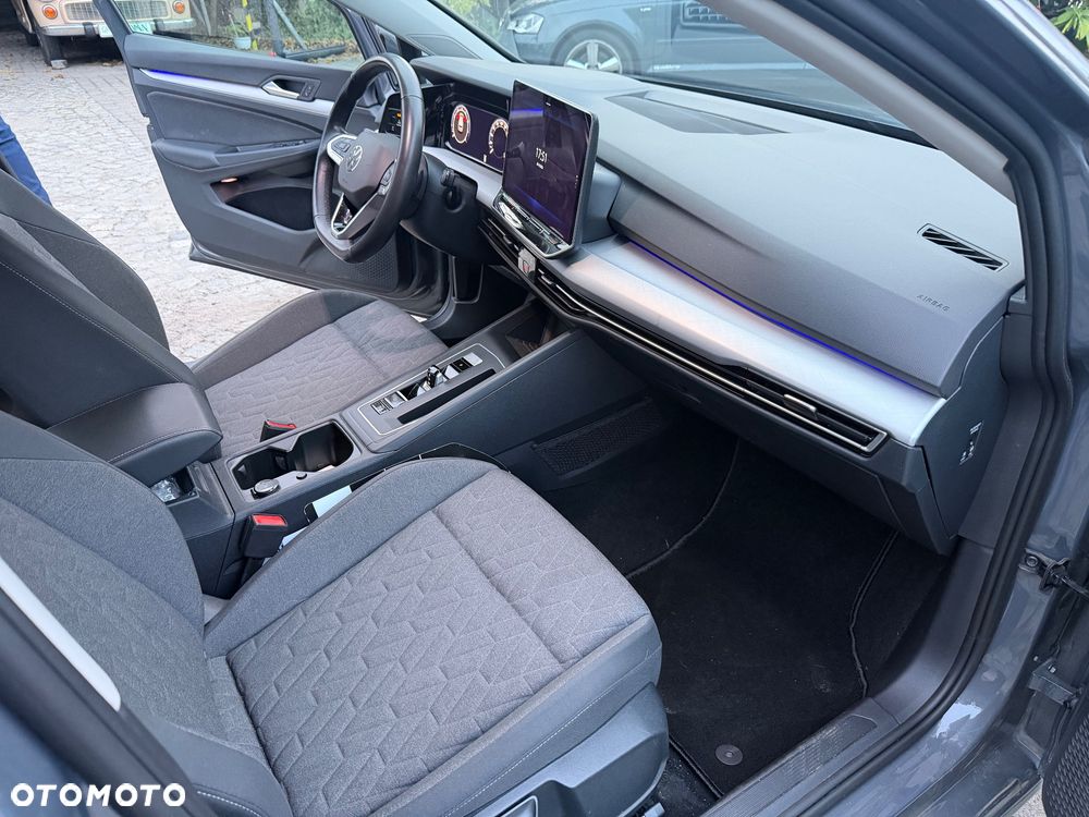 Volkswagen Golf 1.5 eTSI OPF DSG Style - 22