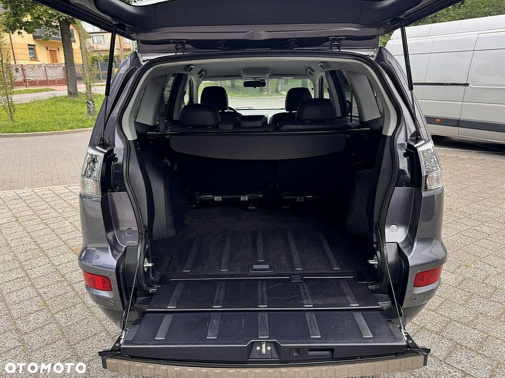 Mitsubishi Outlander - 14