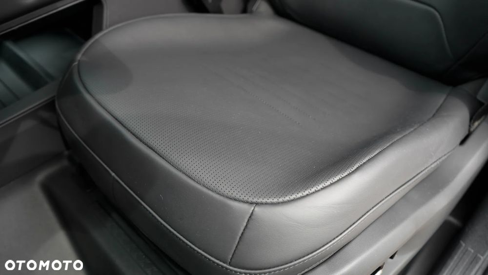 Land Rover Defender 4.4 P635 V8 mHEV Octa - 33