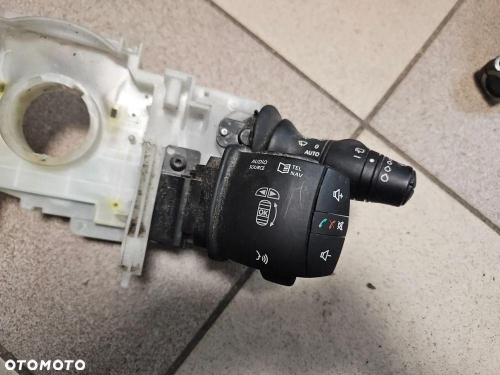 Przełącznik zespolony manetki Renault Laguna III 2009r 255670001R - 2