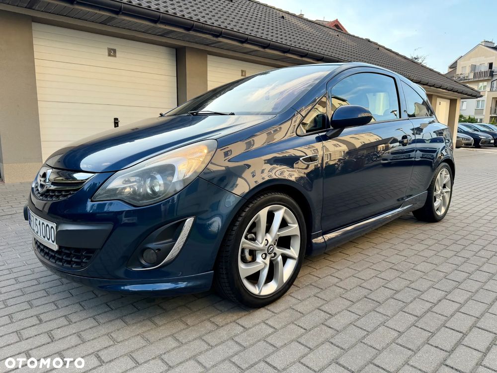 Opel Corsa 1.4 16V Cosmo - 1