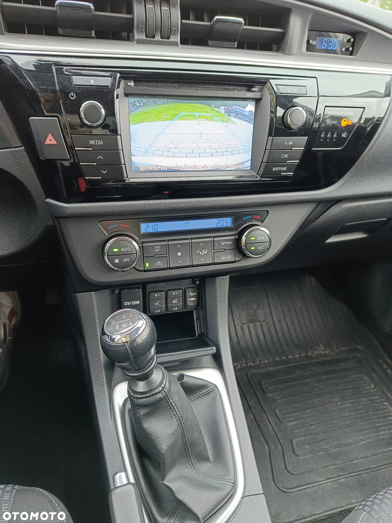Toyota Corolla 1.6 Premium - 9