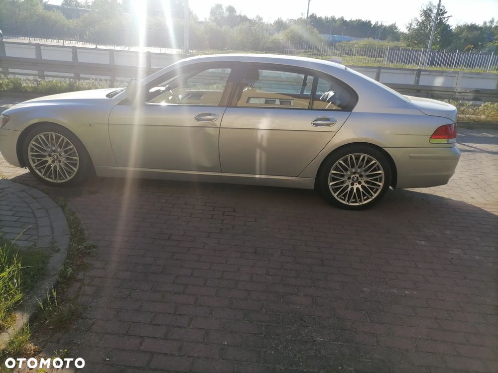 BMW Seria 7 750i L - 2