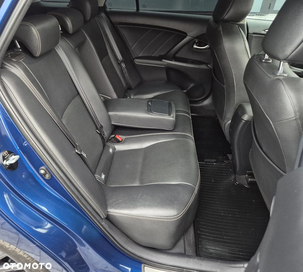Toyota Avensis 1.8 Premium - 30