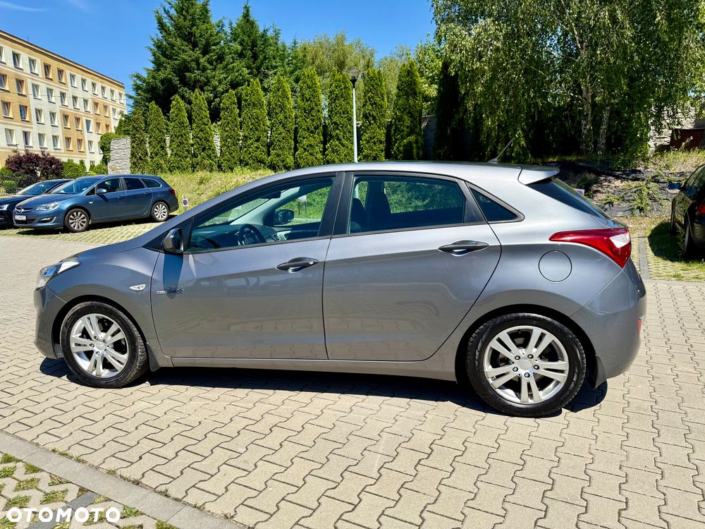 Hyundai i30 blue 1.6 CRDi Style - 16