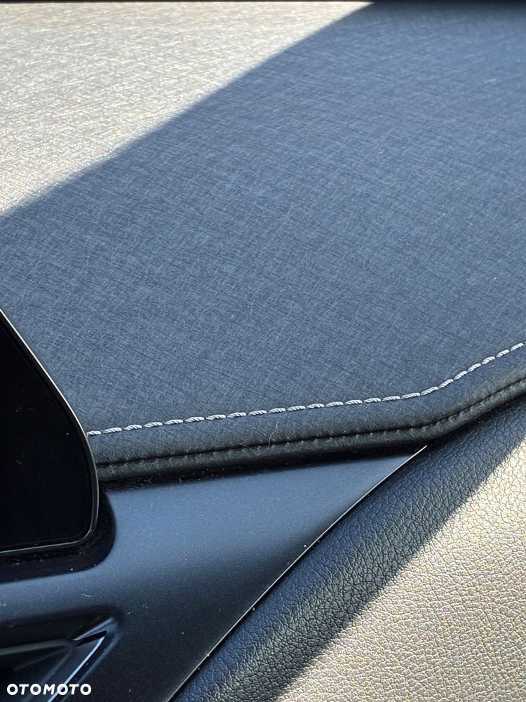 Lexus UX 250h F Sport 2WD - 32