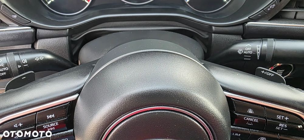 Mazda 3 2.0 mHEV Hikari - 16