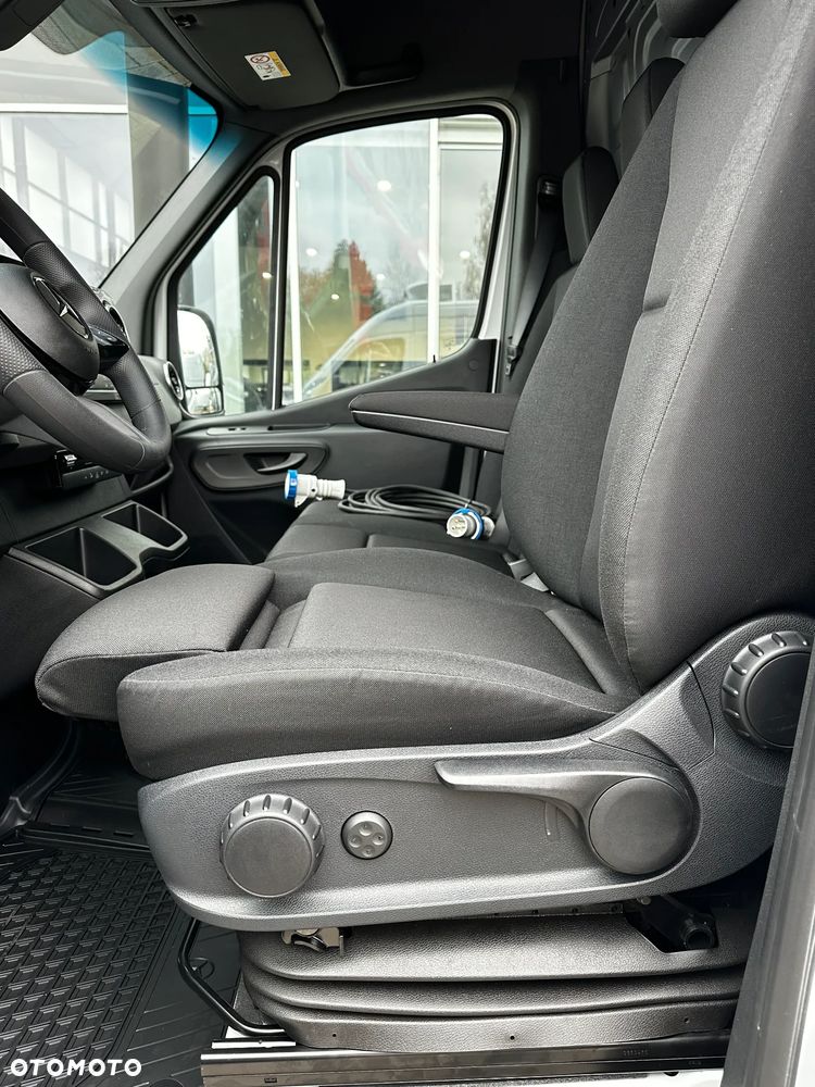 Mercedes-Benz Sprinter - 17