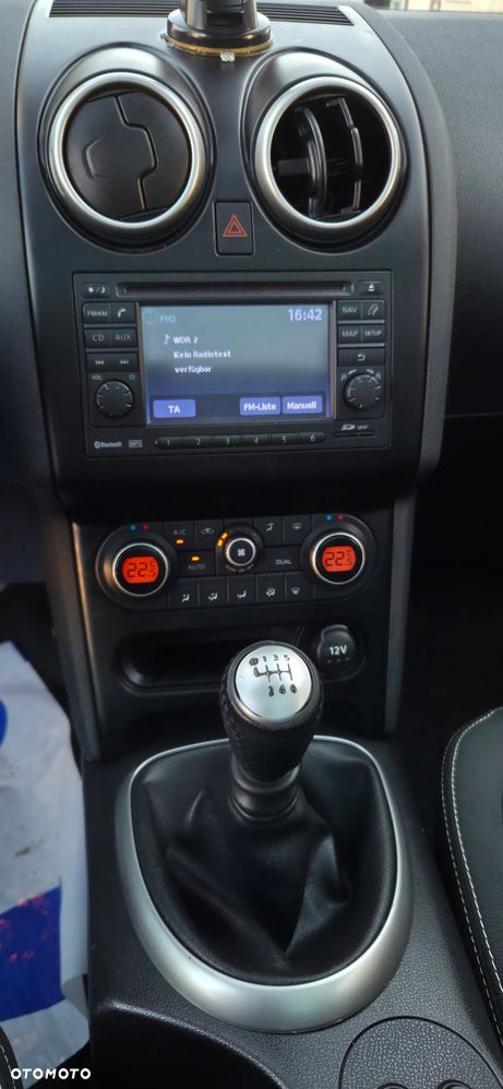 Nissan Qashqai 2.0 dCi DPF tekna - 28