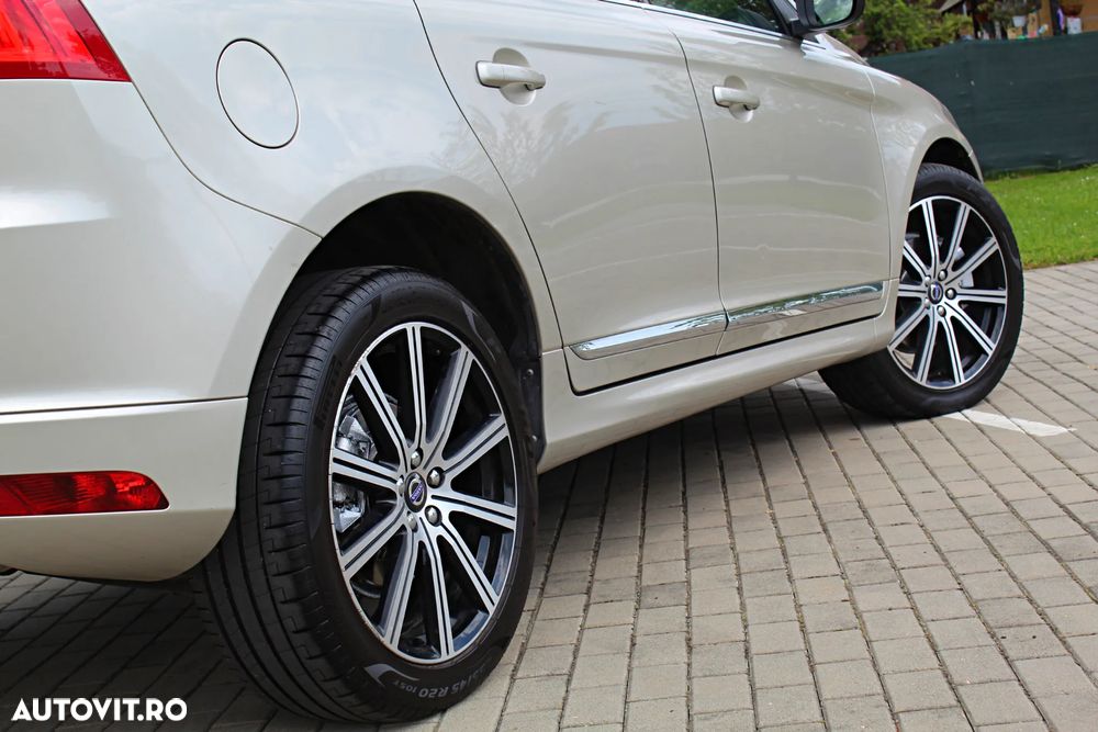Volvo XC 60 D5 AWD Geartronic Summum - 24