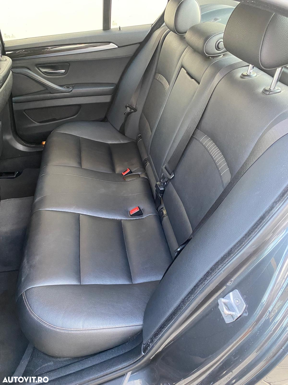 BMW Seria 5 520d AT - 11